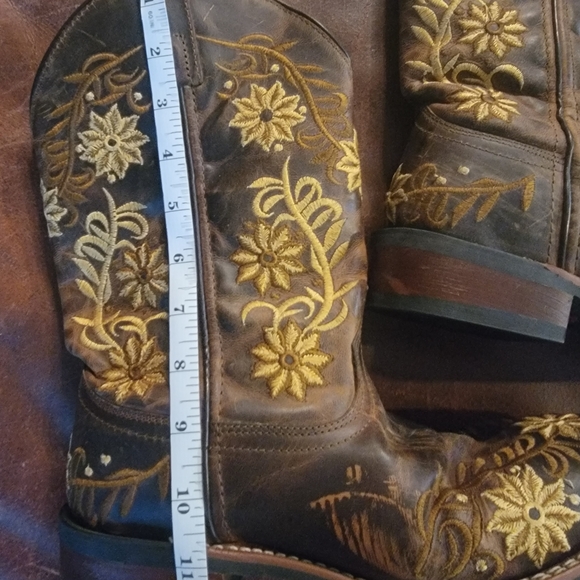 Laredo Brown Leather Western Boots - Picture 9 of 13